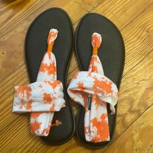 Sanuk yoga mat sandals